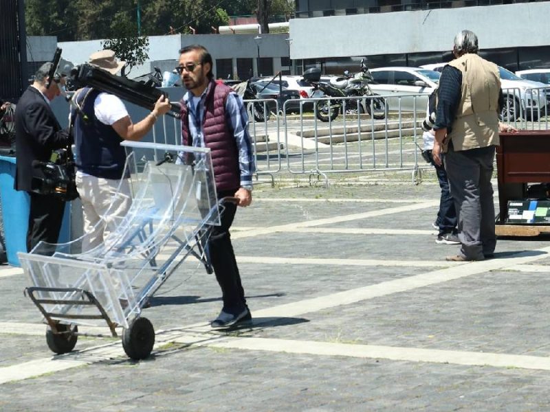 Genera polémica que INE organice conferencia a Morena