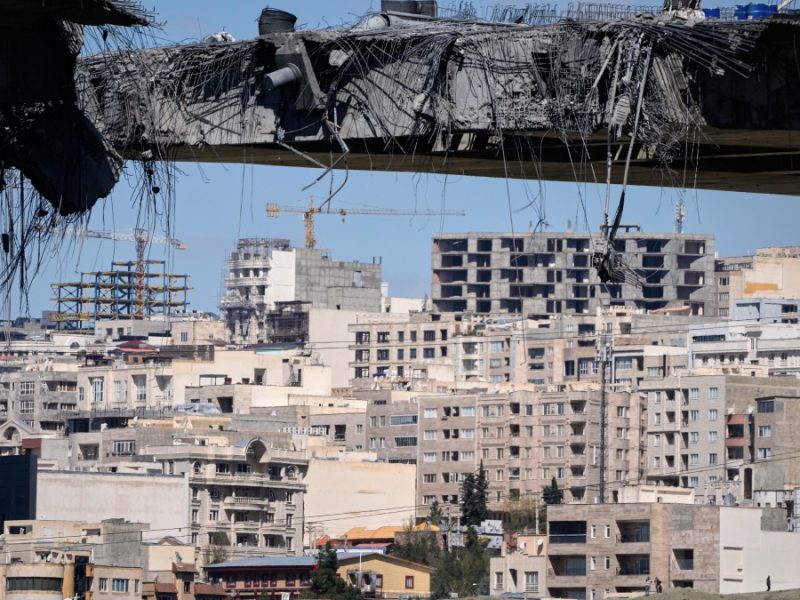 Irán derriba aeronave de EU y el Pentágono lanza operativo de rescate