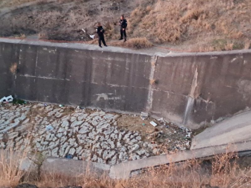 Localizan cuerpo en estado de descomposición en presa Ojo de Agua