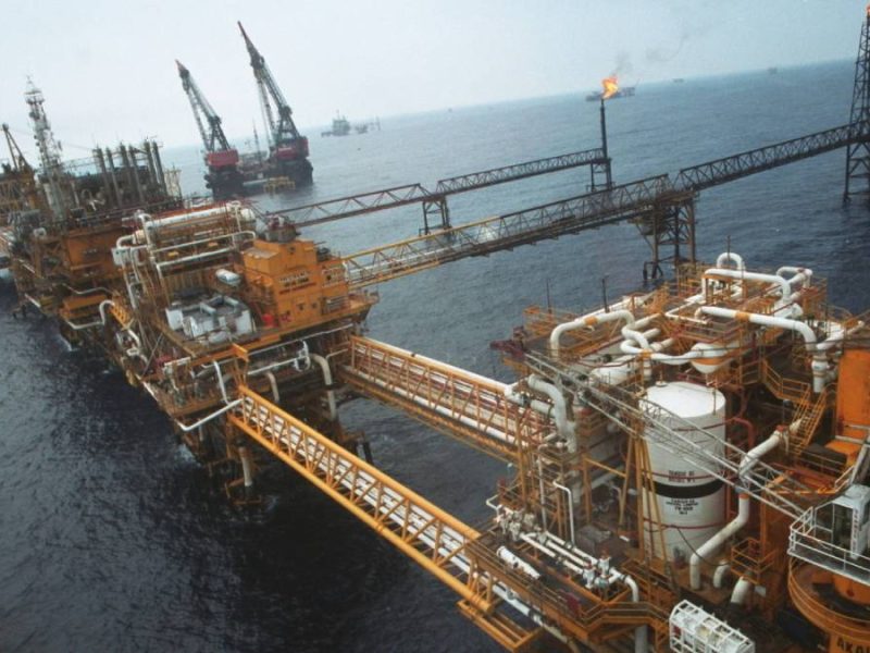 Trump reclama adeudo de Pemex por 2,500 millones a proveedores de EU