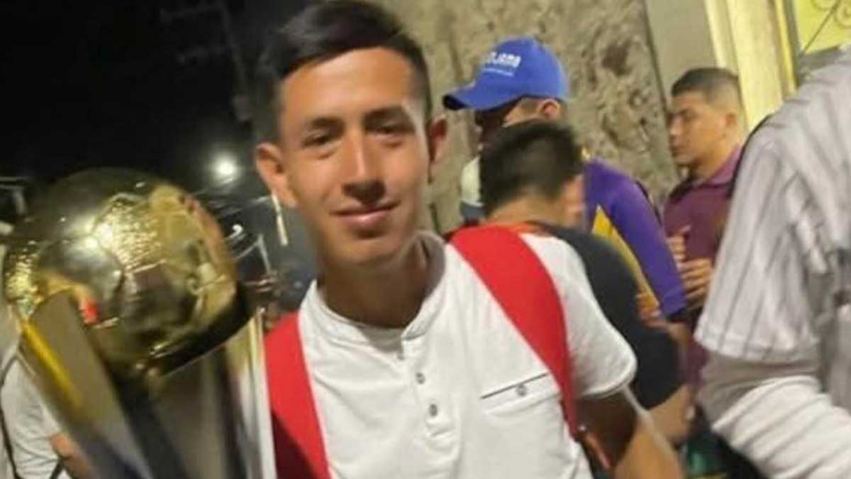 identifican a Ángel González