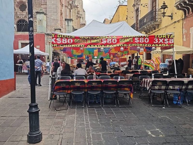 ¿Guanajuato capital saturado? Vecinos y turistas truenan contra puestos ambulantes en Centro Histórico