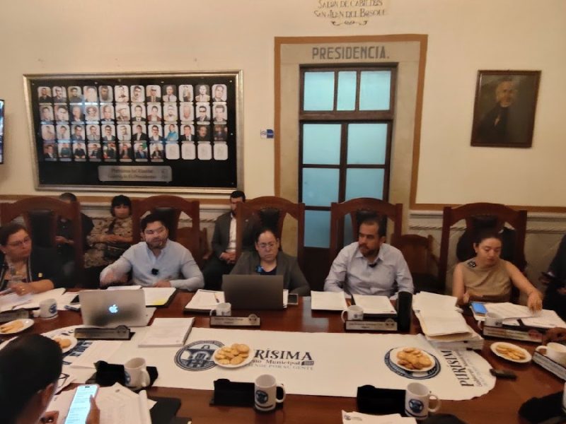 Revocan acta de reunión que no existió; pide alcalde a prensa salir de sala para discutirlo en “privado” en sesión de Ayuntamiento