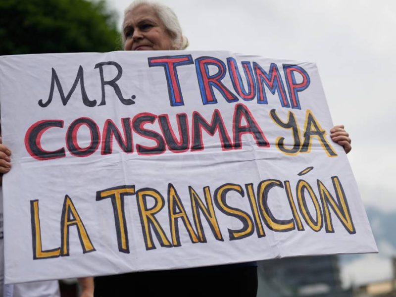 “Mr. Trump, consuma la transición”: Trabajadores venezolanos claman por elecciones y mejores sueldos