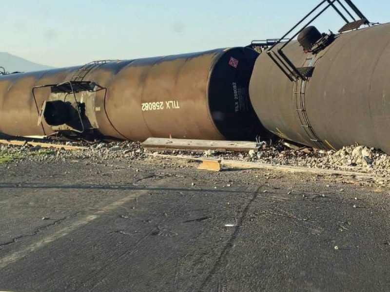 Se descarrila tren con material peligroso en Tlaxcala; cierran zona por 48 horas