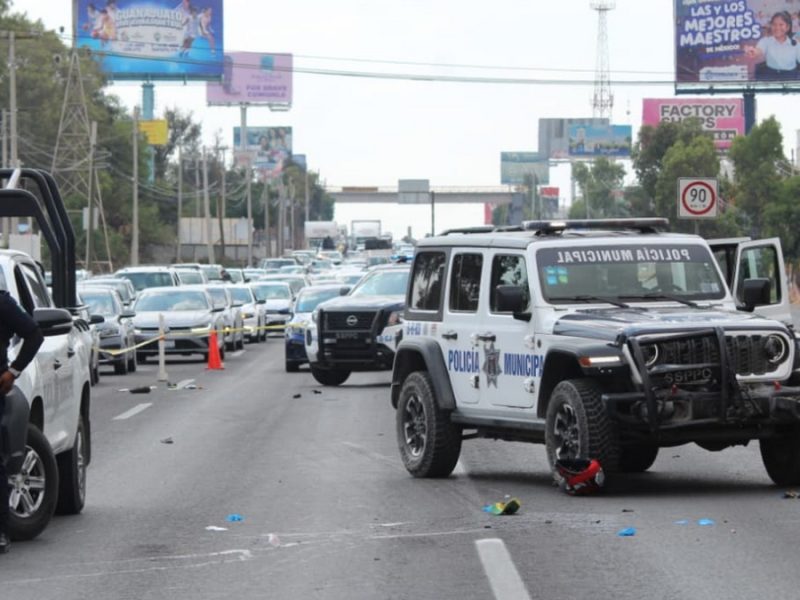 Aún no identifican a pareja de motociclistas que chocó con patrulla en León; difunden video de accidente