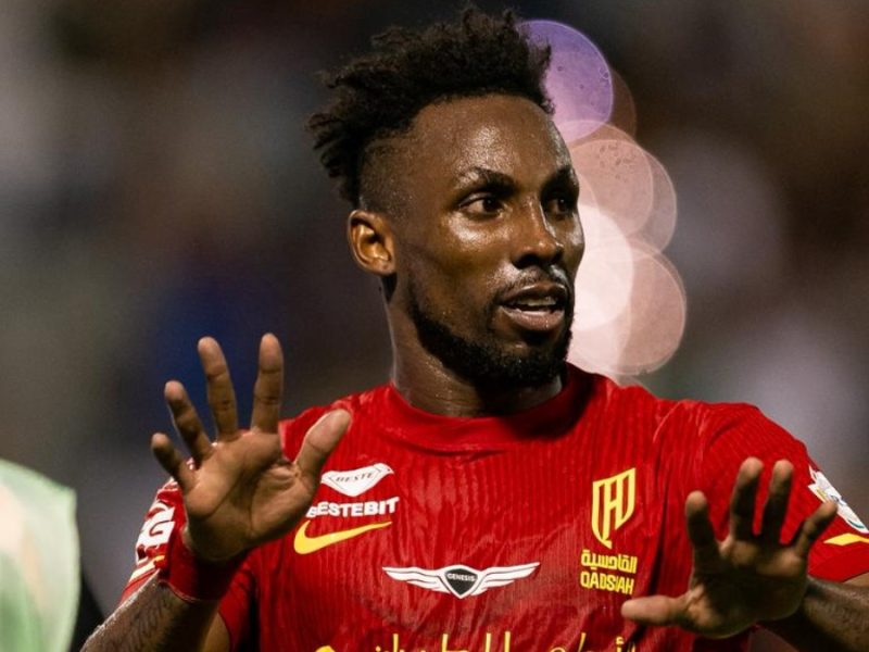 Julián Quiñones renueva con Al Qadisiya de Arabia Saudita