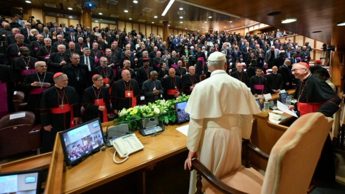Alerta el Papa León