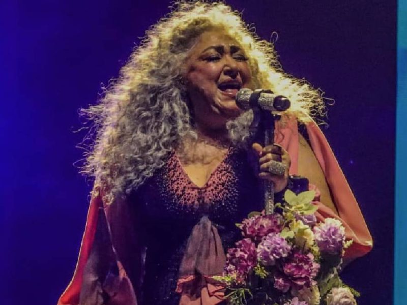Amanda Miguel hizo vibrar el Domo de la Feria con una noche de nostalgia, lágrimas y grandes éxitos en León