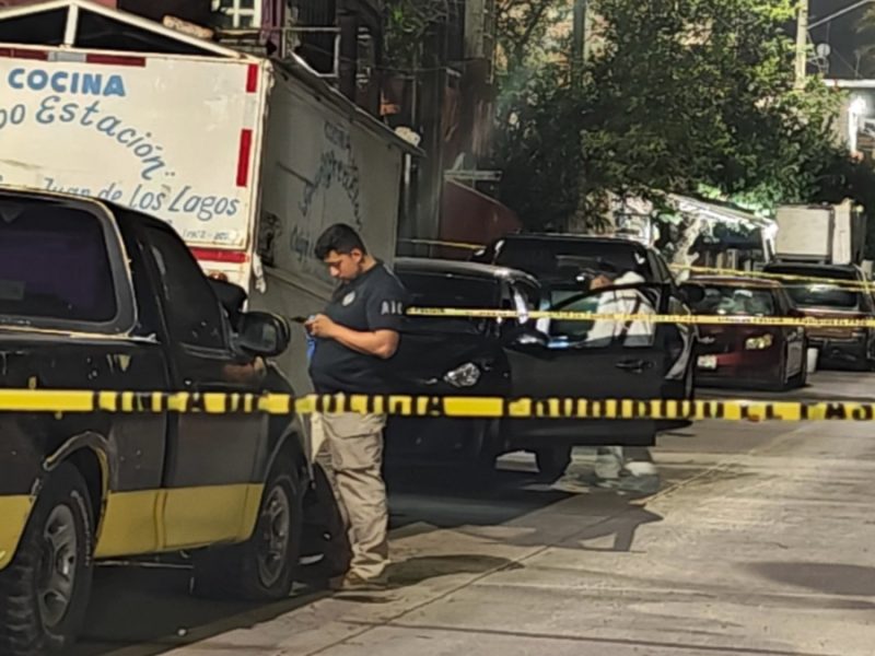 Lo hallan recostado adentro de su auto, pero ya estaba muerto a balazos en el barrio de San Antonio
