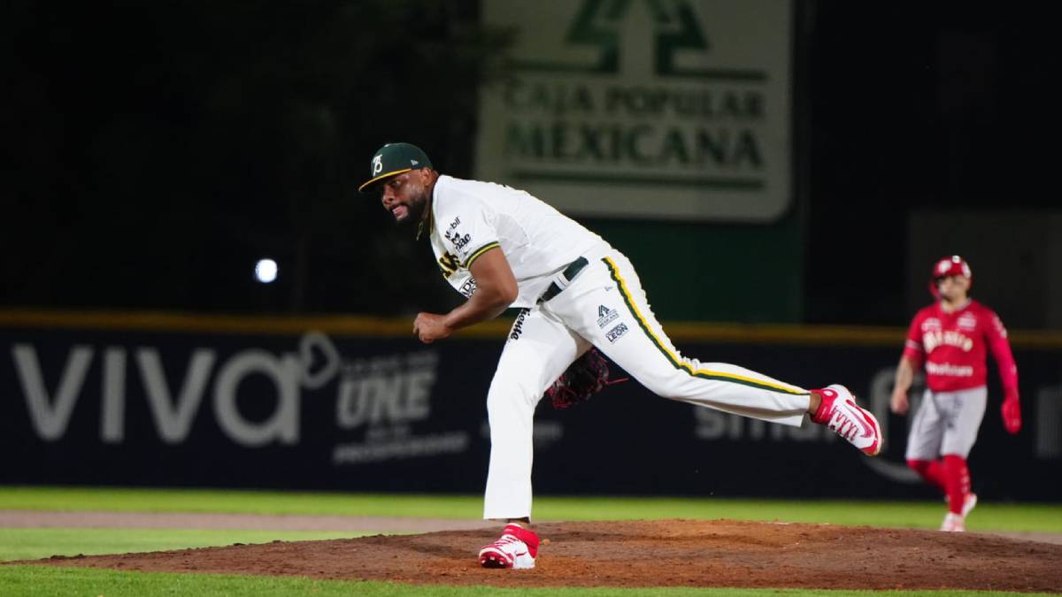 Cátedra de bateo escarlata en el inicio de la serie en 'La Fortaleza': Fotos Bravos.