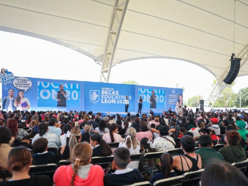 ¿Eres estudiante en León? Anuncian becas de hasta 6 mil pesos para alumnos de preparatoria y universidad