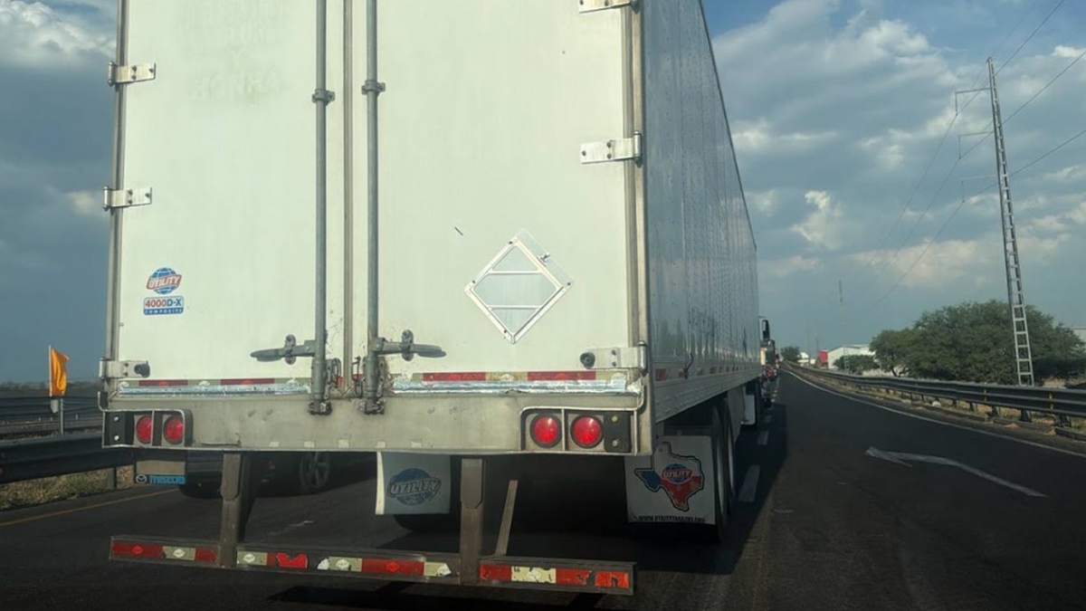 Bloqueo carretero en Apaseo el Grande