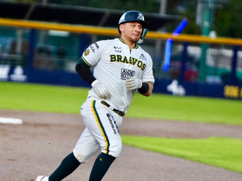 Bravos de León hace cuatro jonrones, gana a Piratas de Campeche y se lleva la serie