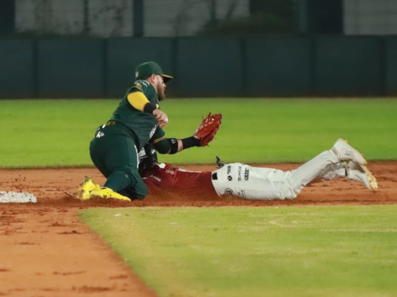 Bravos de León gana a Olmecas de Tabasco y buscará llevarse la serie este domingo