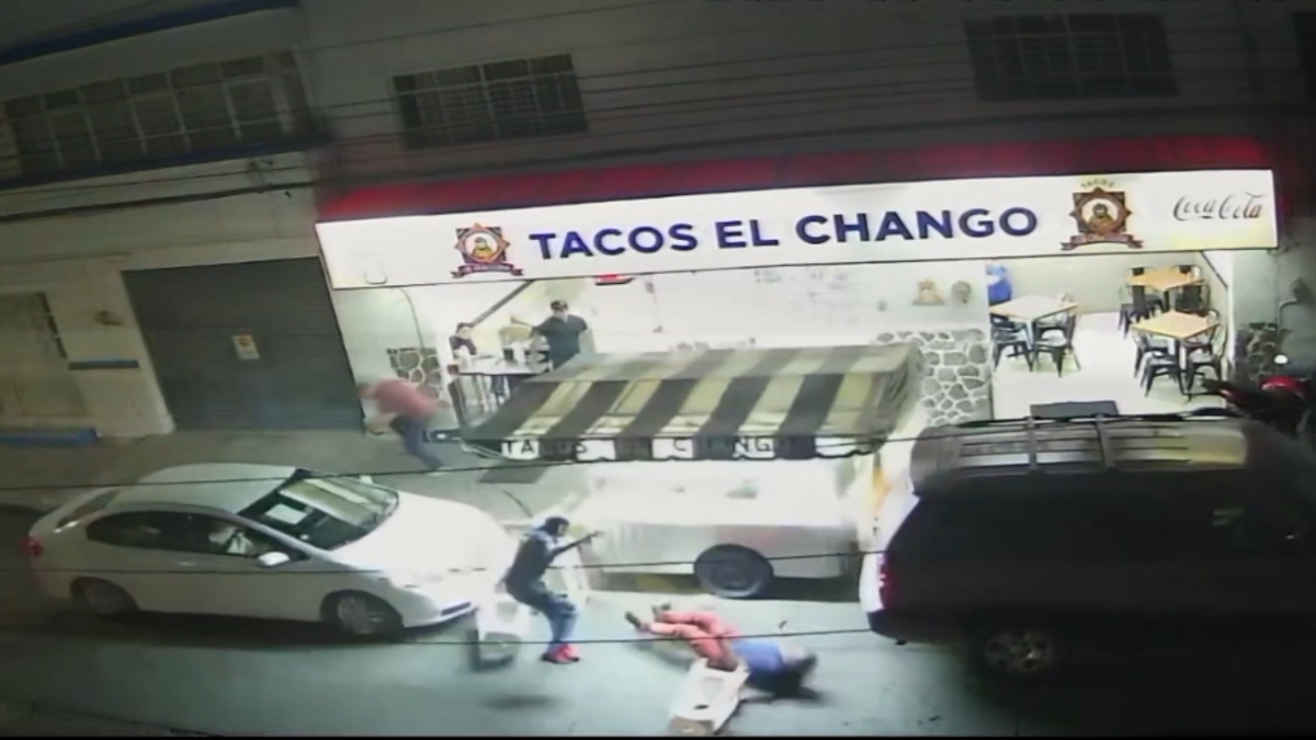 Choque en puesto de tacos