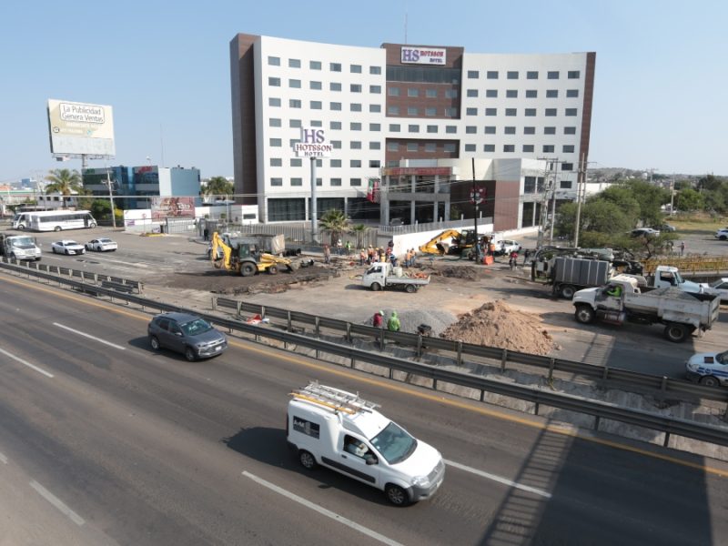 Cierran tramo de la Irapuato-Silao, rumbo a León, por dos días más; reparan peligroso socavón