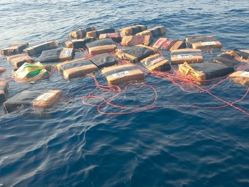 Decomisa Marina 2.1 toneladas de cocaína