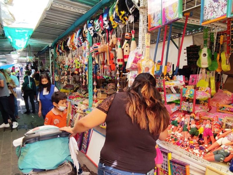 El Día de las Mulas: la tradición que llena León de juguetes y color