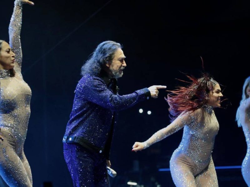 Marco Antonio Solís en León: una noche de “Gratitud”, nostalgia y generaciones unidas en la Velaria de la Feria