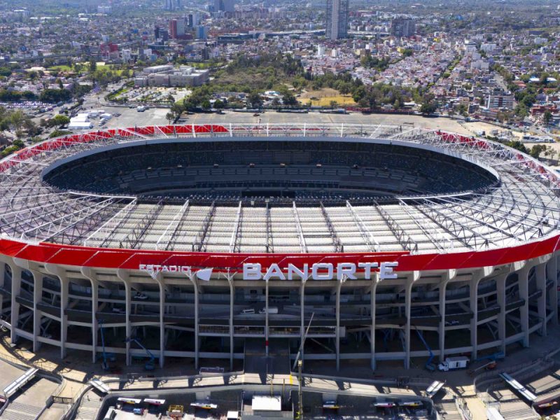 Entregan Estadio Azteca a FIFA, pero juez dicta medidas cautelares para titulares de palcos y plateas