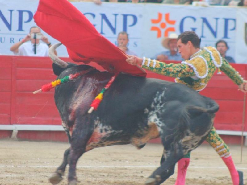 Ginés Marín corta una oreja en la corrida de la Virgen de La Luz en León