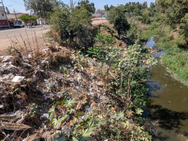 Lluvias en Irapuato: Vecinos de la Benito Juárez, Vista Hermosa y Cobos exigen desazolve y limpieza