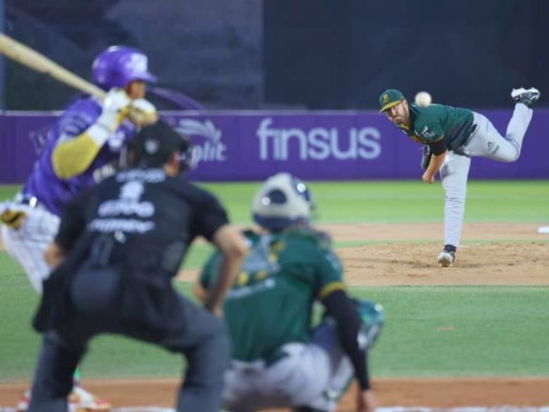 Con cuadrangular, Conspiradores deja tendidos a los Bravos de León