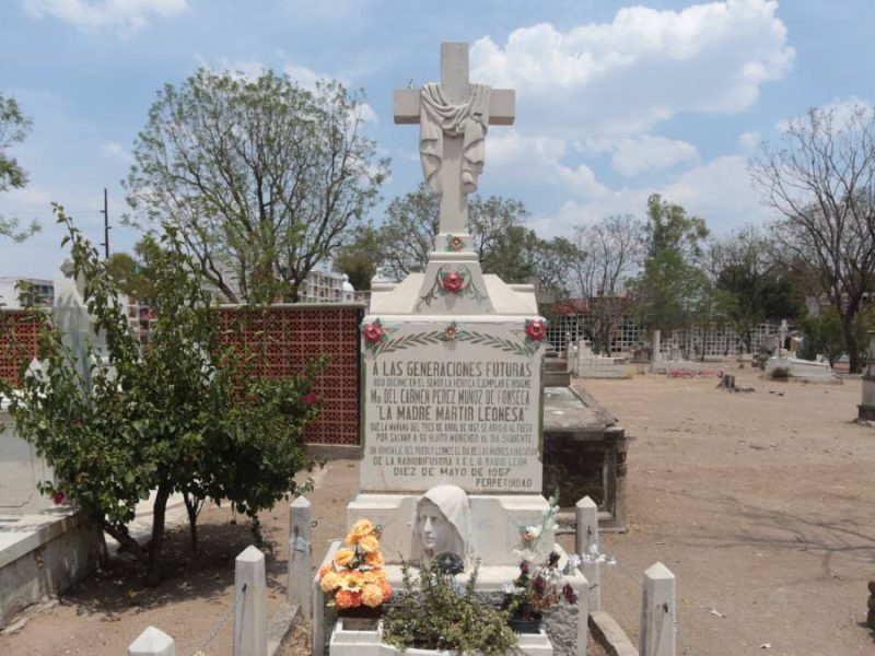 Tumba de "La Madre Mártir Leonesa"