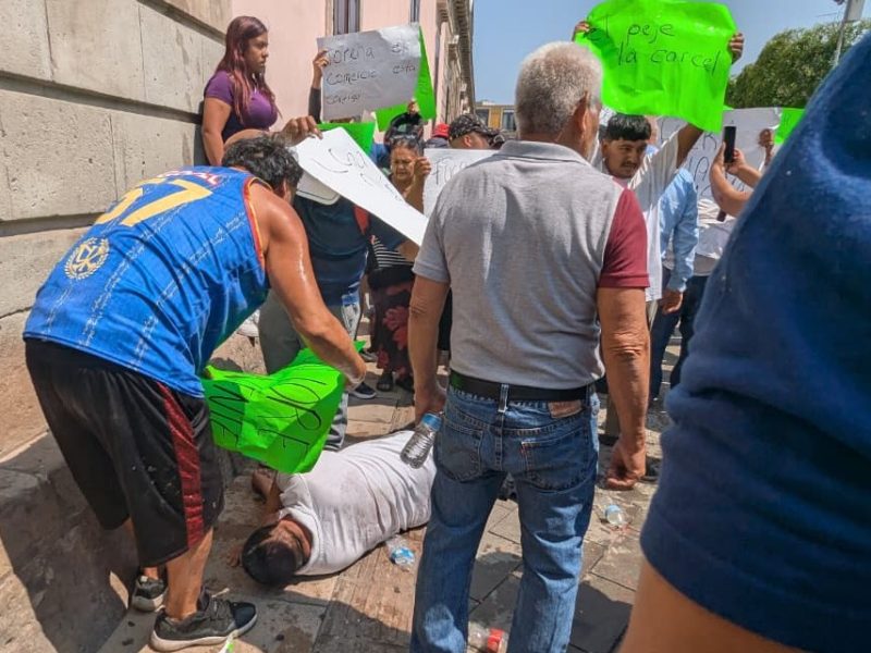 Tensión en Irapuato: Marcha contra Lorena Alfaro termina en agresiones verbales