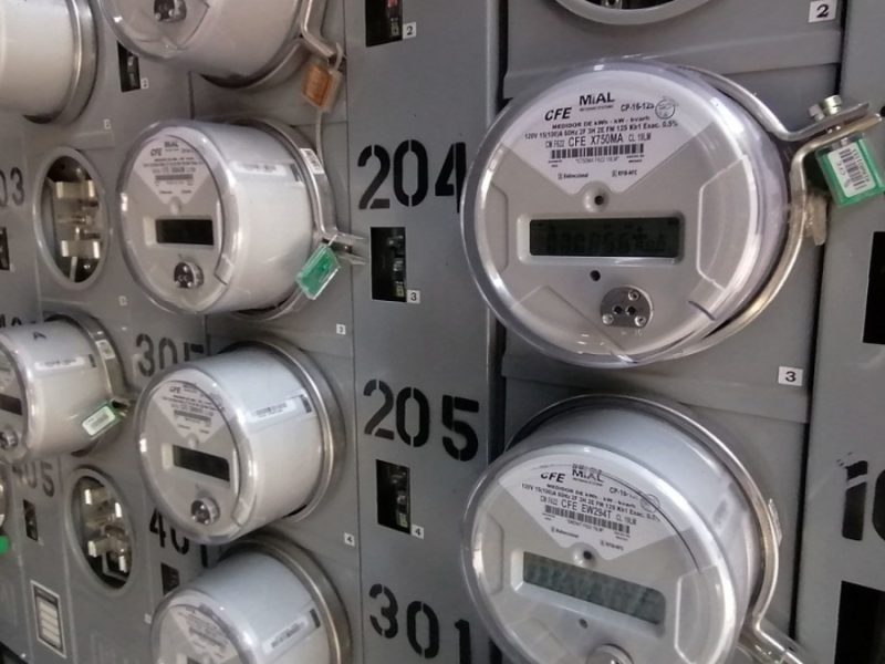 Niega CFE desabasto de medidores en Guanajuato; empresarios contradicen a dependencia