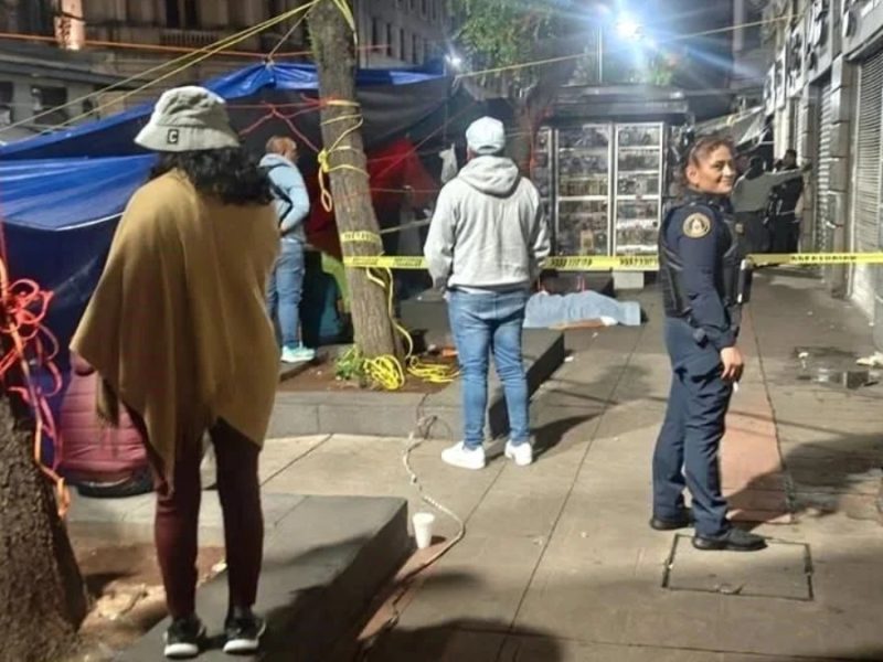 Muere infartado profesor de la CNTE en plantón de CDMX, tras enfrentamiento con policías