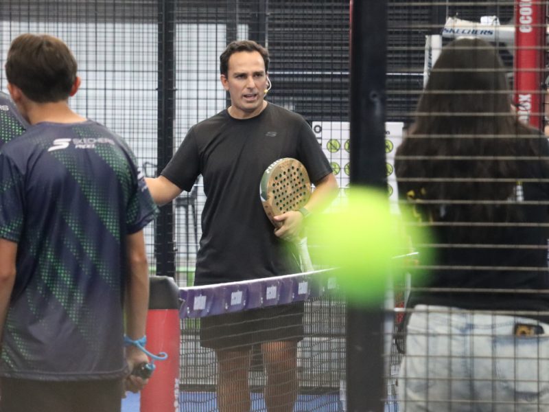 Pablo Amora da cátedra en León; el mejor padelista de México lleva su experiencia al Club Forever