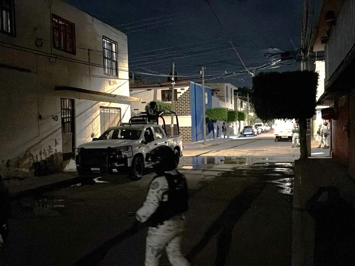 FGE confirma un muerto y un lesionado tras ataque en Playa Azul; policías no halló nada