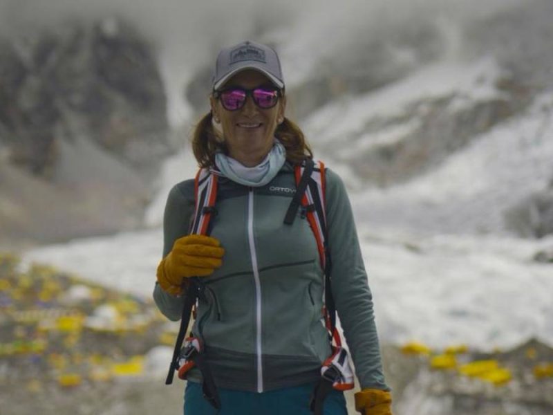 Laura González avanza rumbo al Everest y alcanza el Campo I a más de 6 mil metros