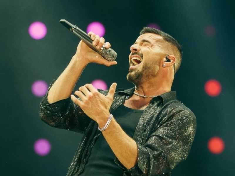 Ricky Martin reacciona a incidente con gas lacrimógeno en pleno concierto