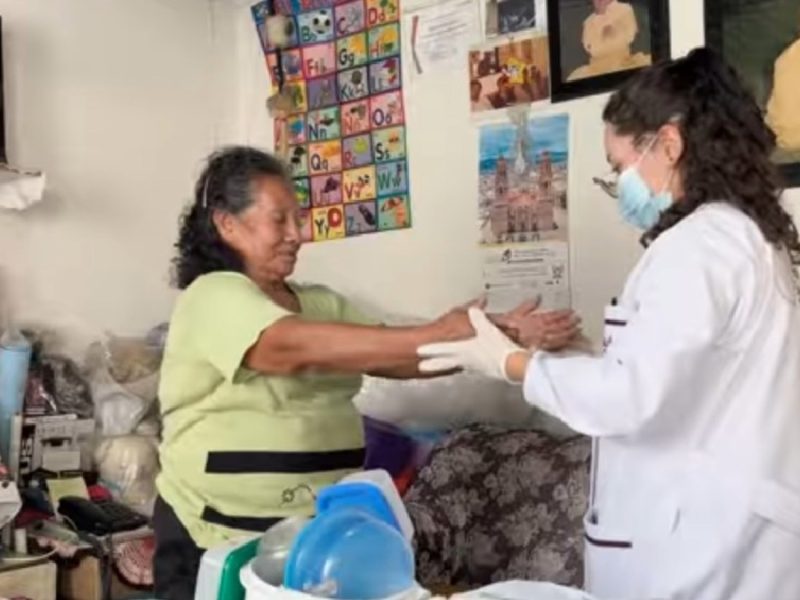 Recetarán enfermeras de Casa por Casa medicinas a ancianos desde 2027