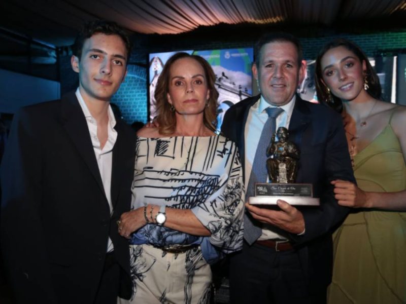 De cortar hilos en una fábrica a recibir el San Crispín de Oro: la historia de Mauricio Battaglia