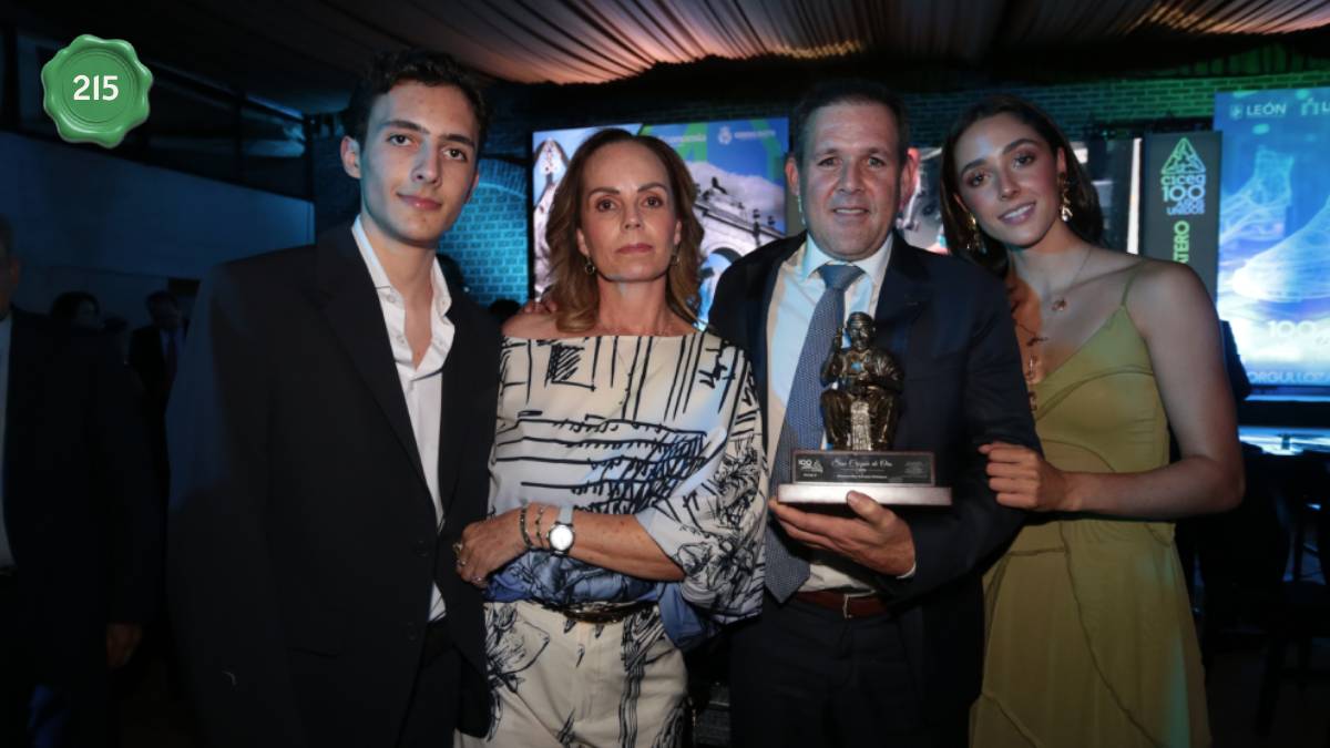 De cortar hilos en una fábrica a recibir el San Crispín de Oro: la historia de Mauricio Battaglia