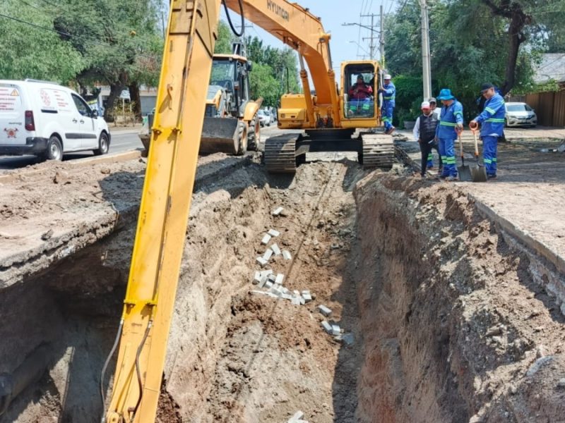 Se abren socavones en varios puntos de Irapuato y reparaciones “van para largo”, señalan vecinos