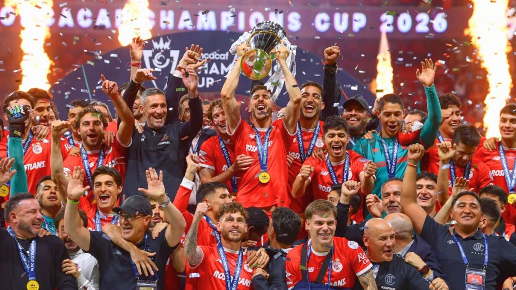 Toluca celebra el título de la Concachampions. MexSport.