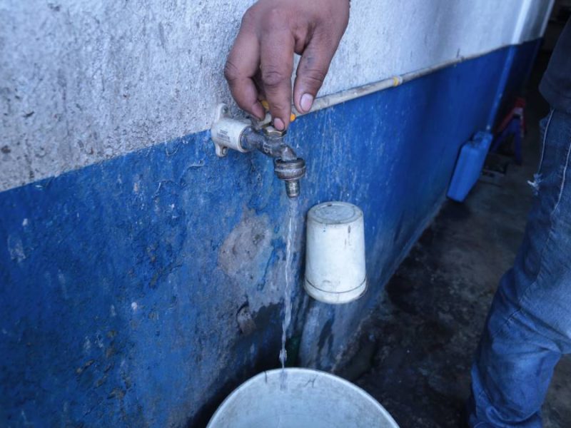 Padecen desabasto de agua en Jardines de Jerez y Brisas del Lago por fallas de CFE