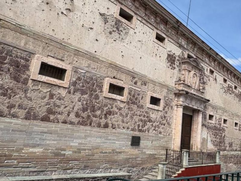 Sigue sin proyecto restauración de la Alhóndiga de Granaditas; INAH frena uso de explanada
