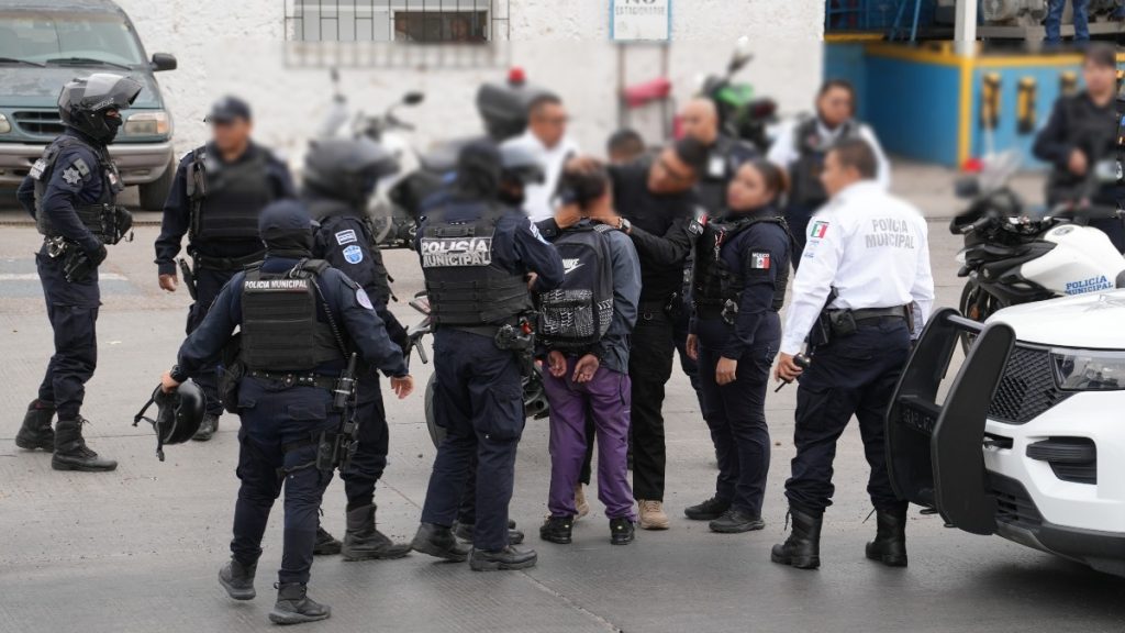 Capturan a joven tras fuerte persecución; sería un presunto multiasaltante de Irapuato