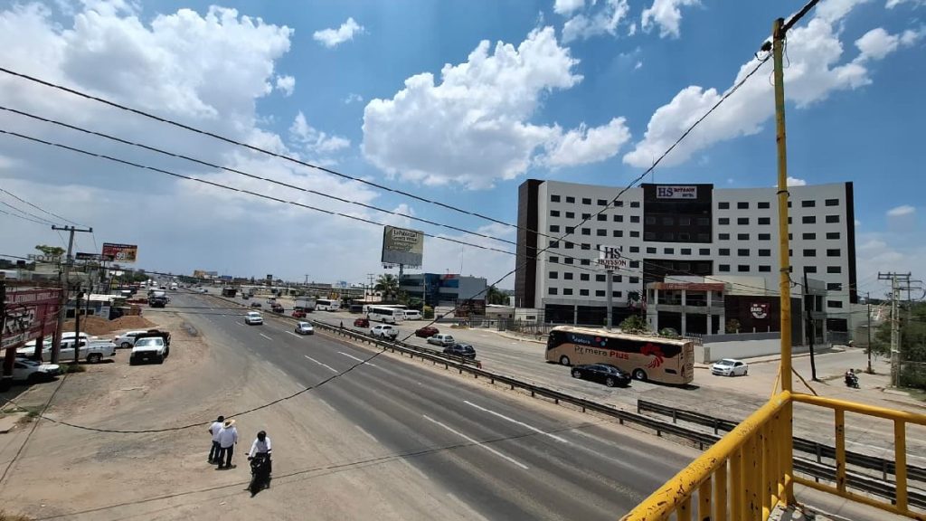 cierre carretera silao1