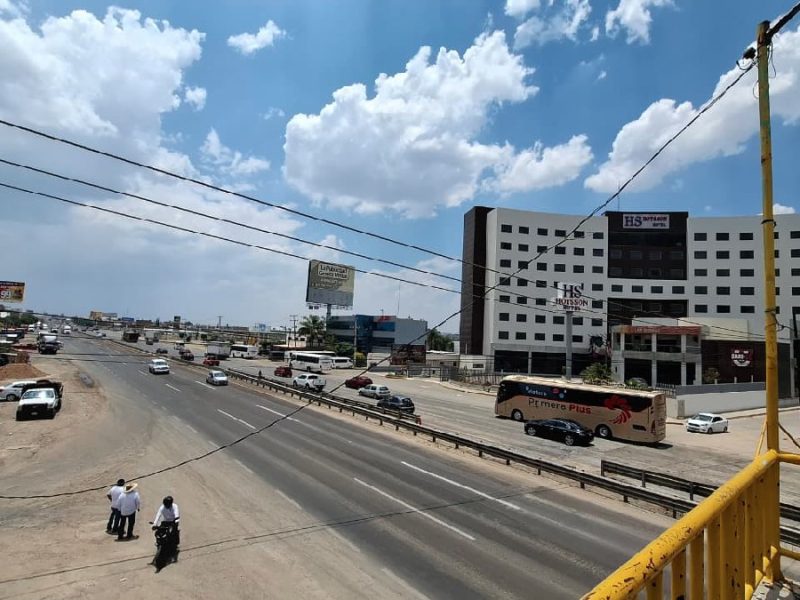 Cierran de nuevo carretera 45 en el tramo León-Irapuato; estiman abrirla en el transcurso del lunes
