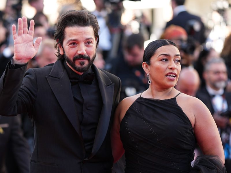 Diego Luna lleva a Cannes su película ‘Ceniza en la boca’ y recibe ovación de 5 minutos