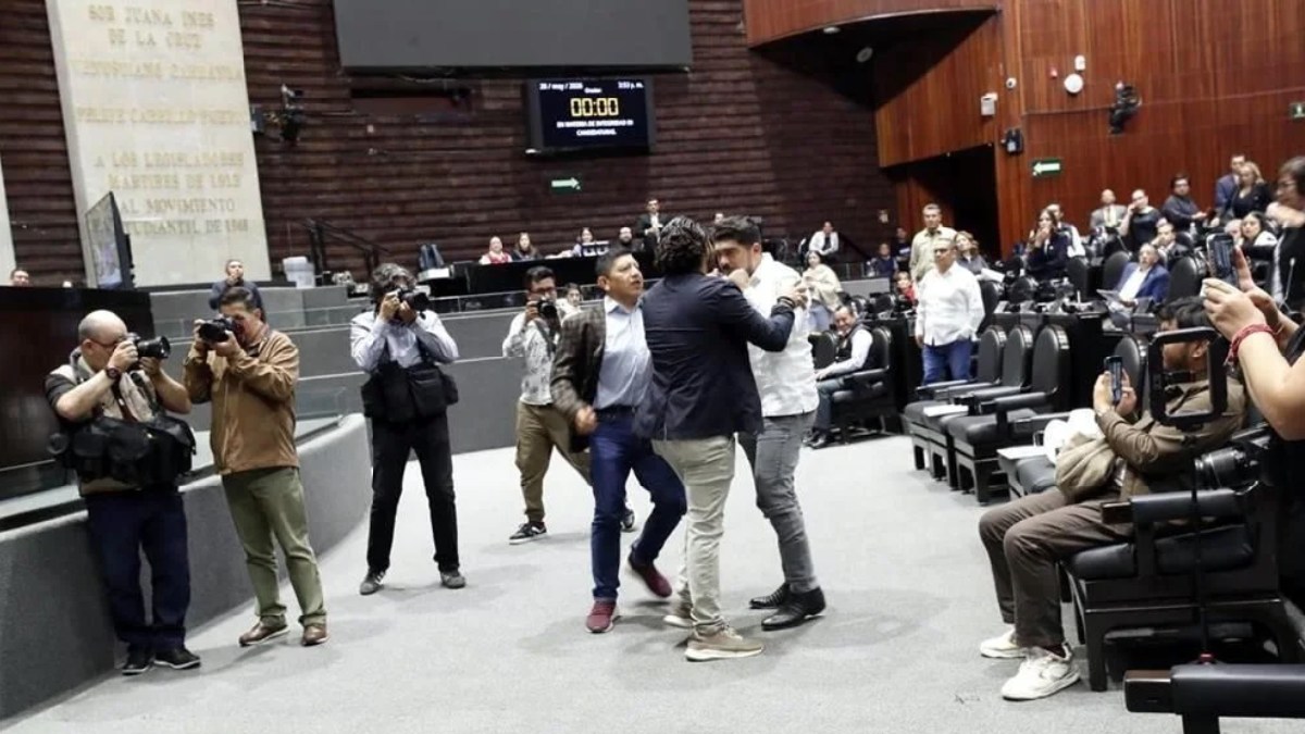 diputado de Morena reta a golpes priista