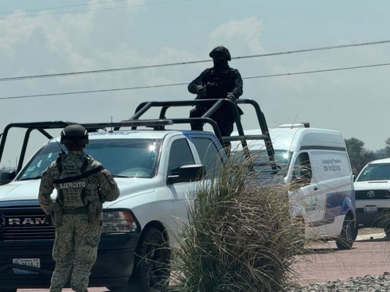 Localizan cuerpo con huellas de violencia en carretera de San Miguel de Allende