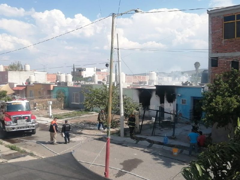 Hallan a una persona muerta dentro de vivienda que habría sido incendiada de forma intencional